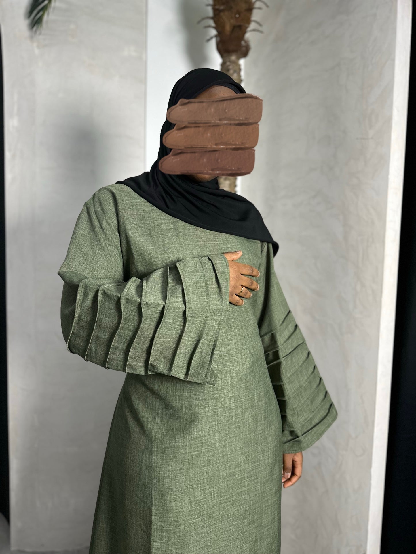 ABAYA À NOUER AUX MANCHES PLISSÉES KAKI