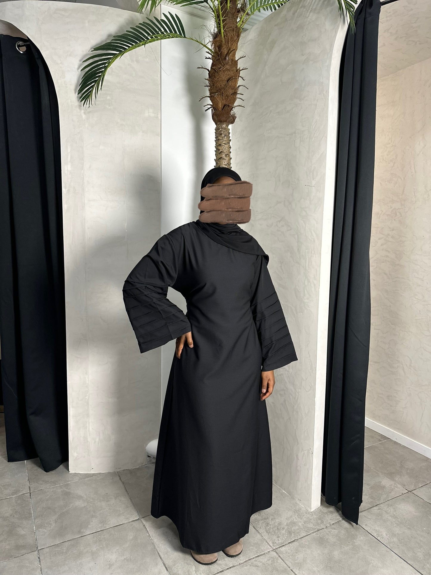 ABAYA À NOUER AUX MANCHES PLISSÉES NOIR
