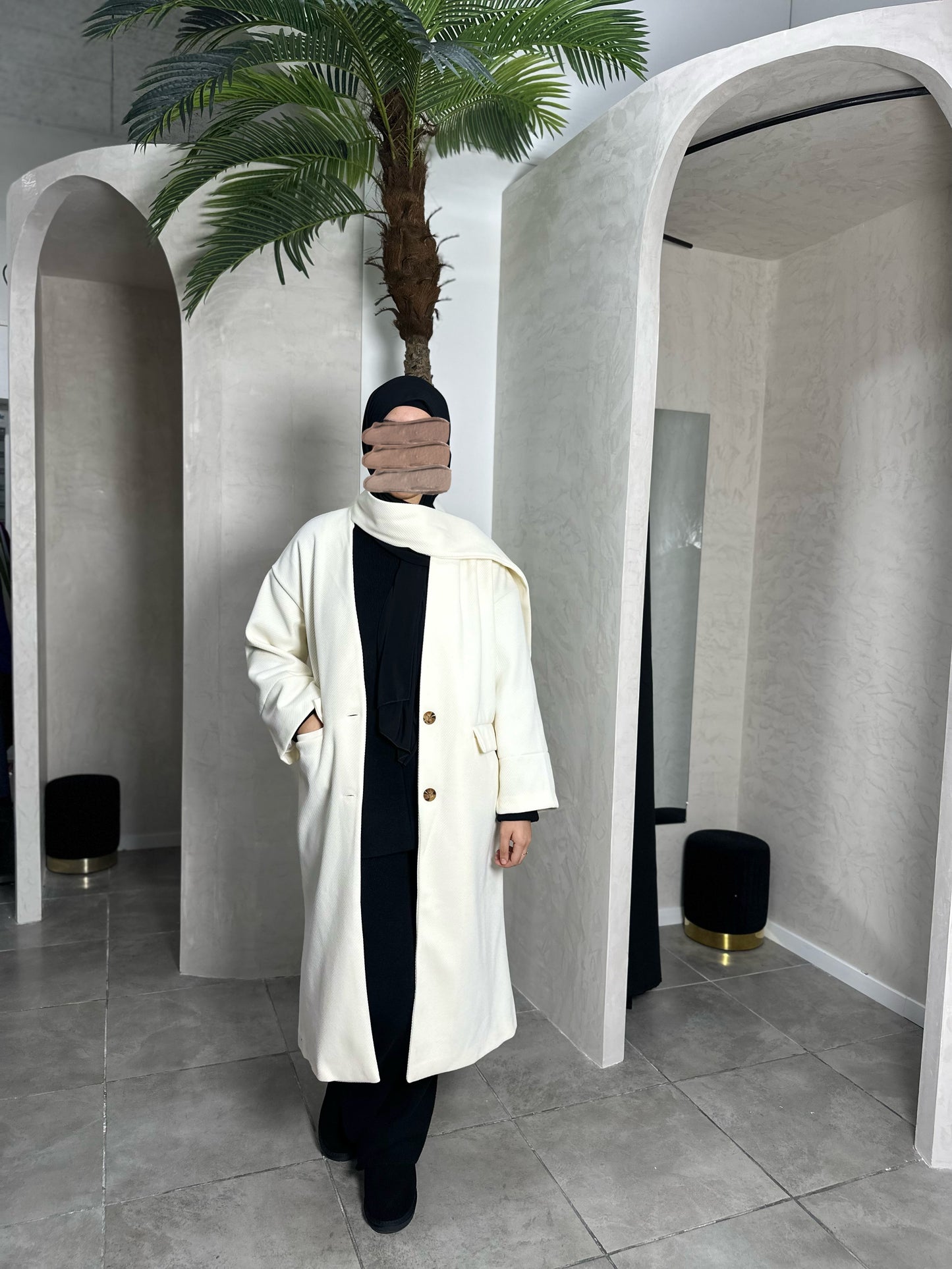 MANTEAU AVEC ÉCHARPE BLANC CASSÉ