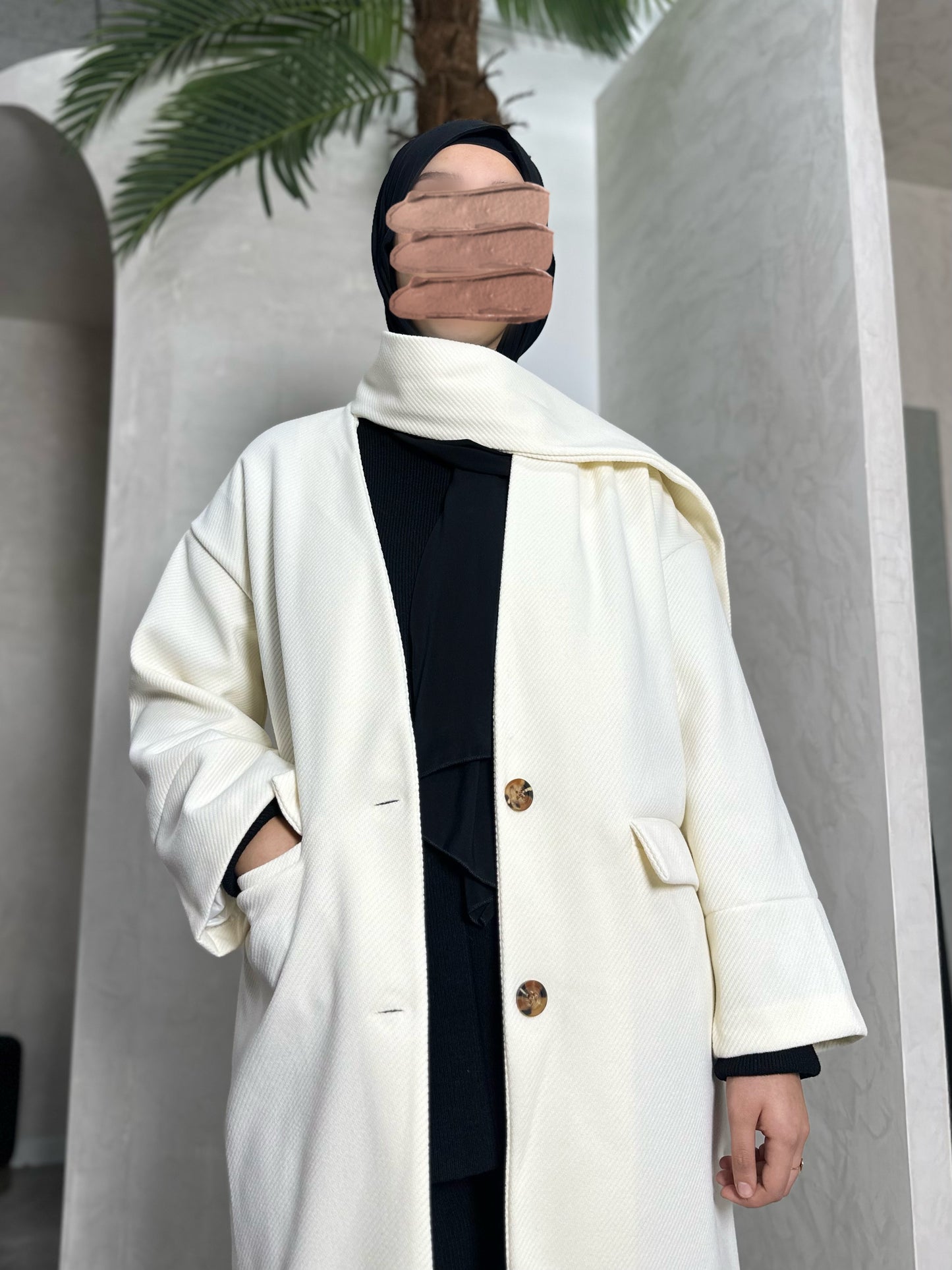 MANTEAU AVEC ÉCHARPE BLANC CASSÉ