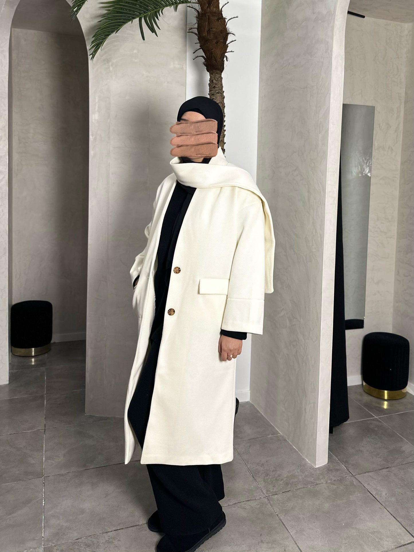MANTEAU AVEC ÉCHARPE BLANC CASSÉ