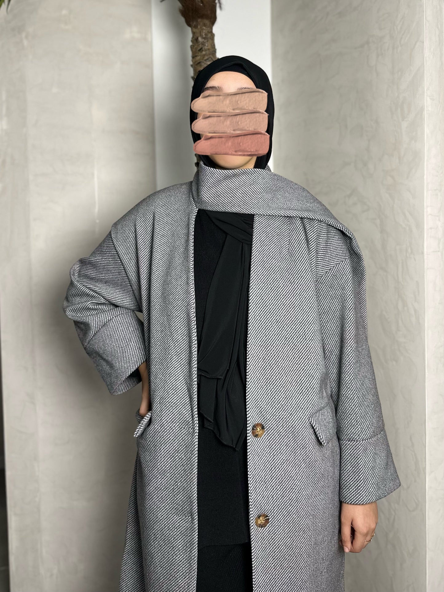 MANTEAU AVEC ÉCHARPE À RAYURE
