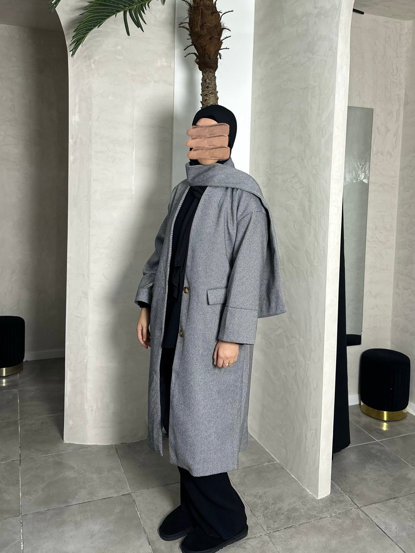 MANTEAU AVEC ÉCHARPE À RAYURE