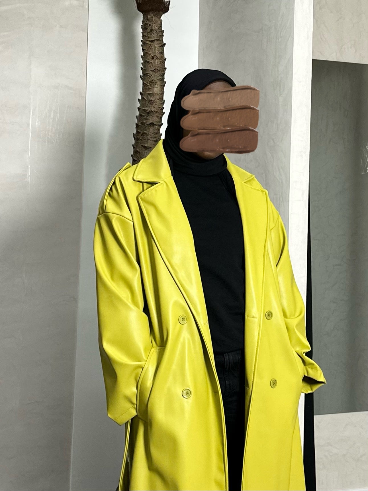 TRENCH EN SIMILICUIR JAUNE MOUTARDE
